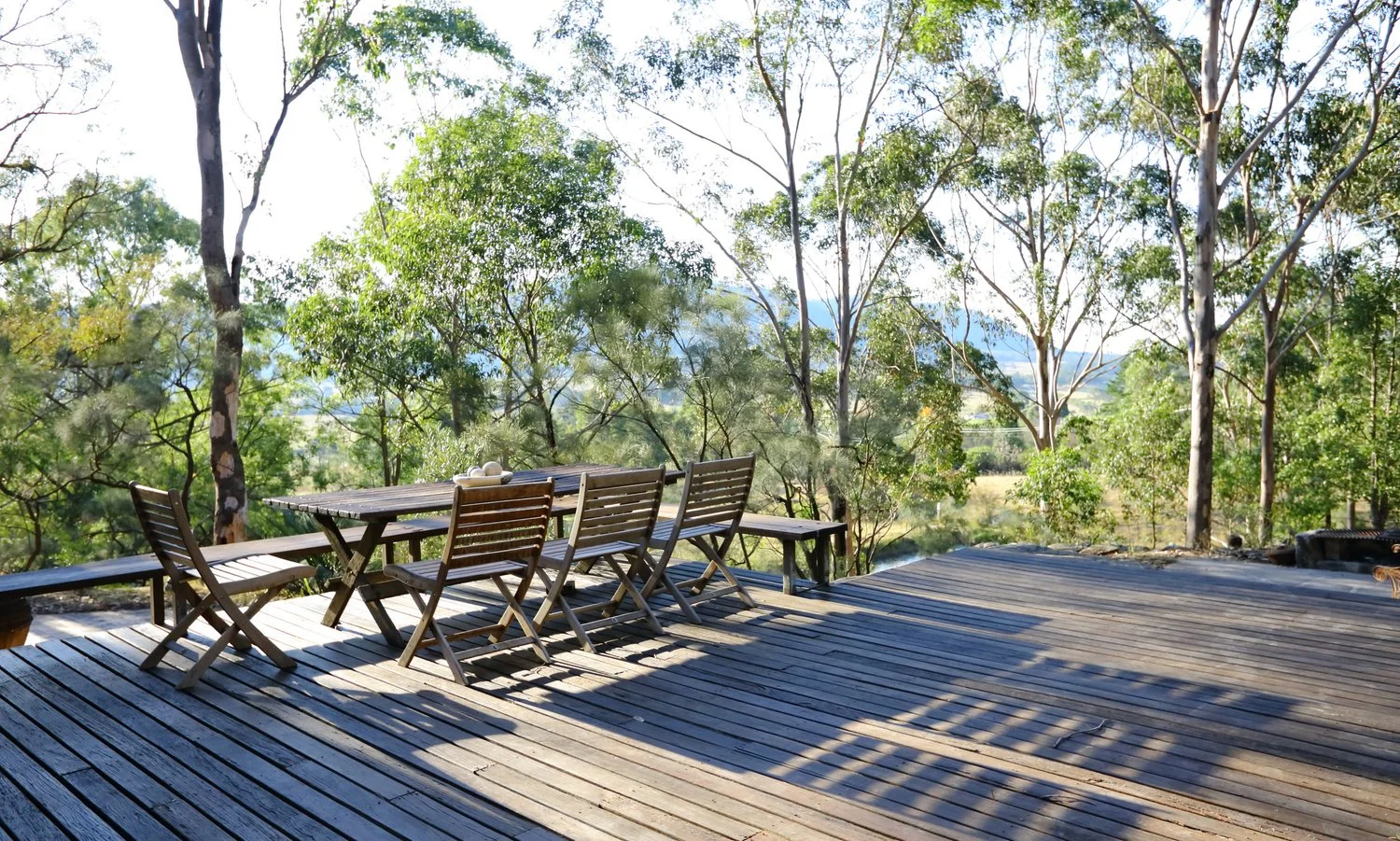 The deck looking out into the bush
